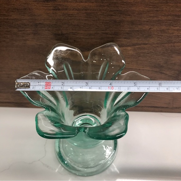 Green Recycled Glass Tulip Flower Shaped Pedestal Votive Candle Holder - Picture 12 of 14